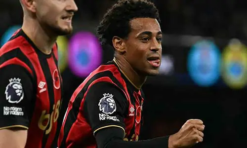 تايلر آدامز يحقق إنجازًا تاريخيًا في مسيرته الكروية ضد مانشستر سيتي